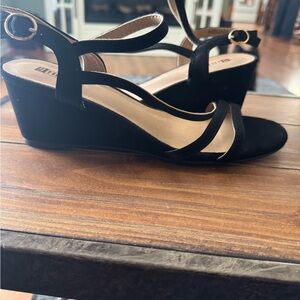 IDIFU Black Strappy Wedge Sandals